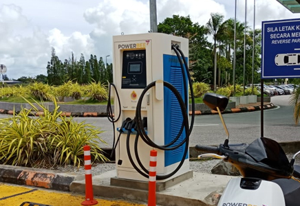 LA ESTACIÓN DE CARGA NKR ADC EV FUE INSTALADA EN MALASIA POR NUESTROS CLIENTES